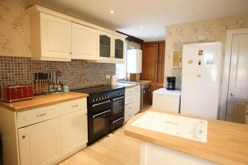 הוילה אברפלדי Tigh N Eilean Self Catering מראה חיצוני תמונה